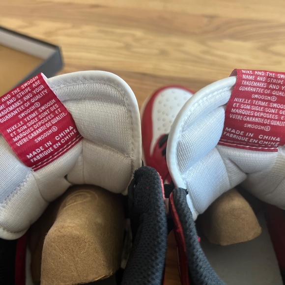 AIr Jordan 1 Retro High OG Chicago (2015) main image 6